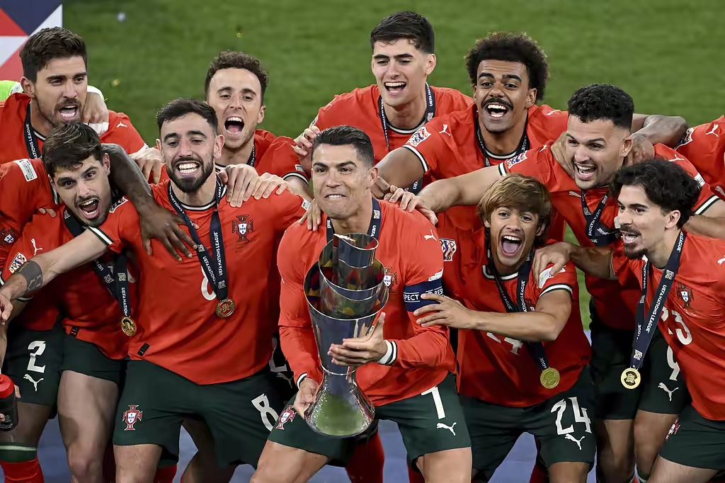 包含梅西领衔，欧国联四分之一决赛精彩纷呈的词条