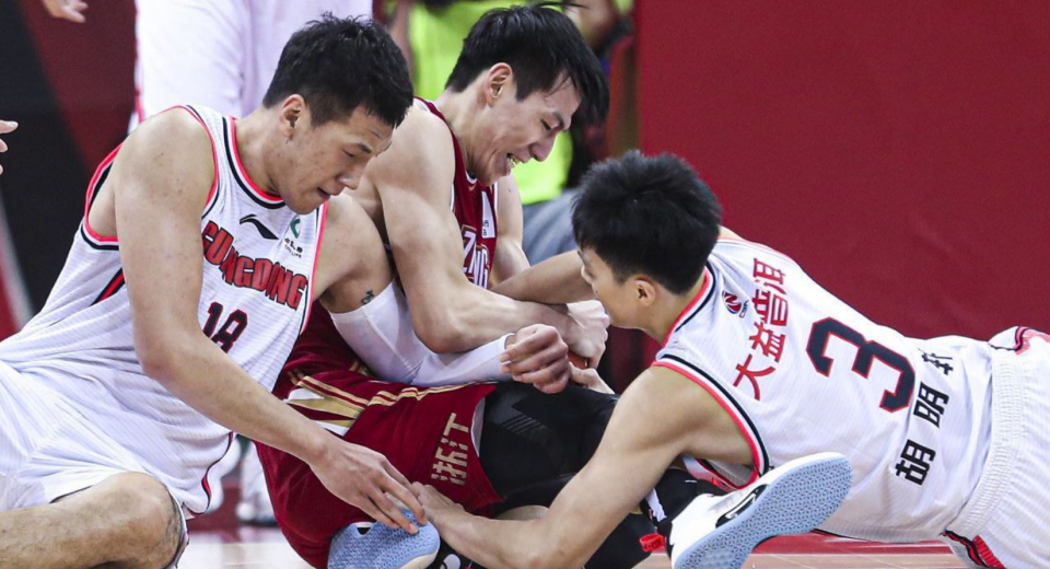 拳击赛场的铁血对决,谁将笑到最后?的简单介绍 拳击赛场的铁血对决,谁将笑到最后?的简单介绍