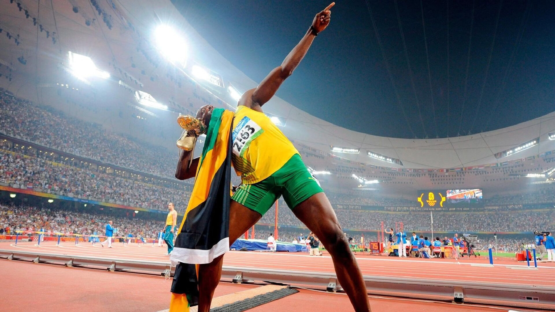 年度焦点之战,AC米兰击败拜仁,红黑军团重铸欧洲荣光