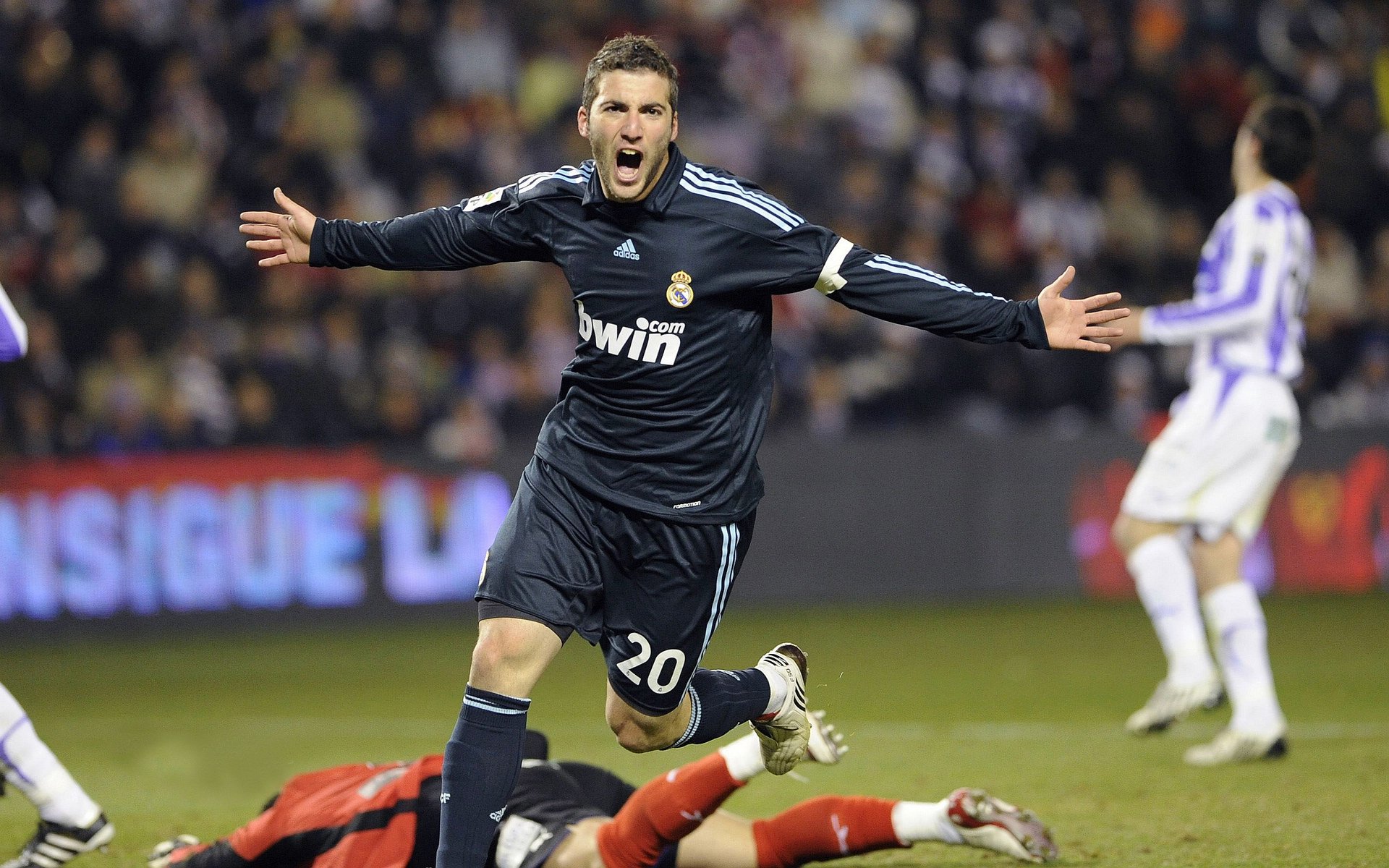 2026世界杯焦点战，奥地利鏖战那不勒斯—欧洲战术革命的预演