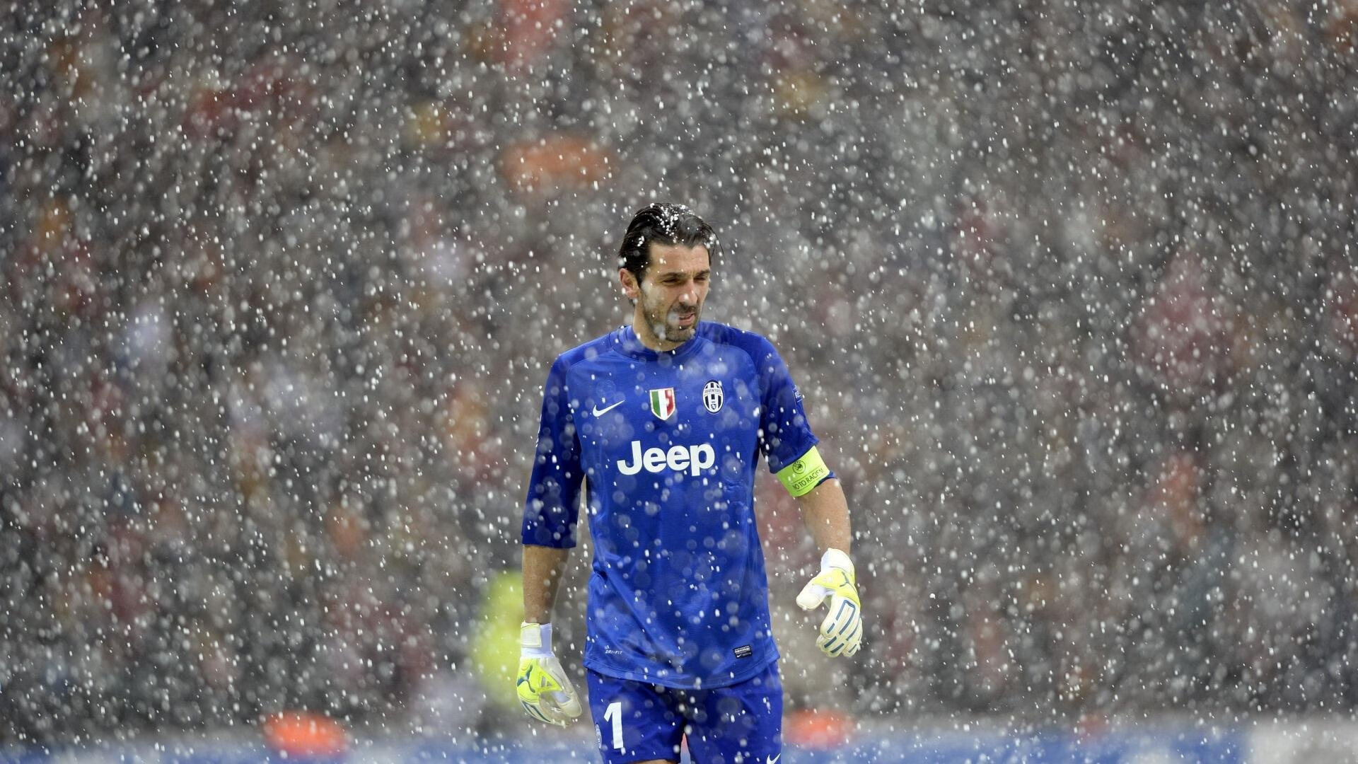 年度焦点之战,巴西舞步撕裂铁血波兰,桑巴军团淘汰赛惊险过关