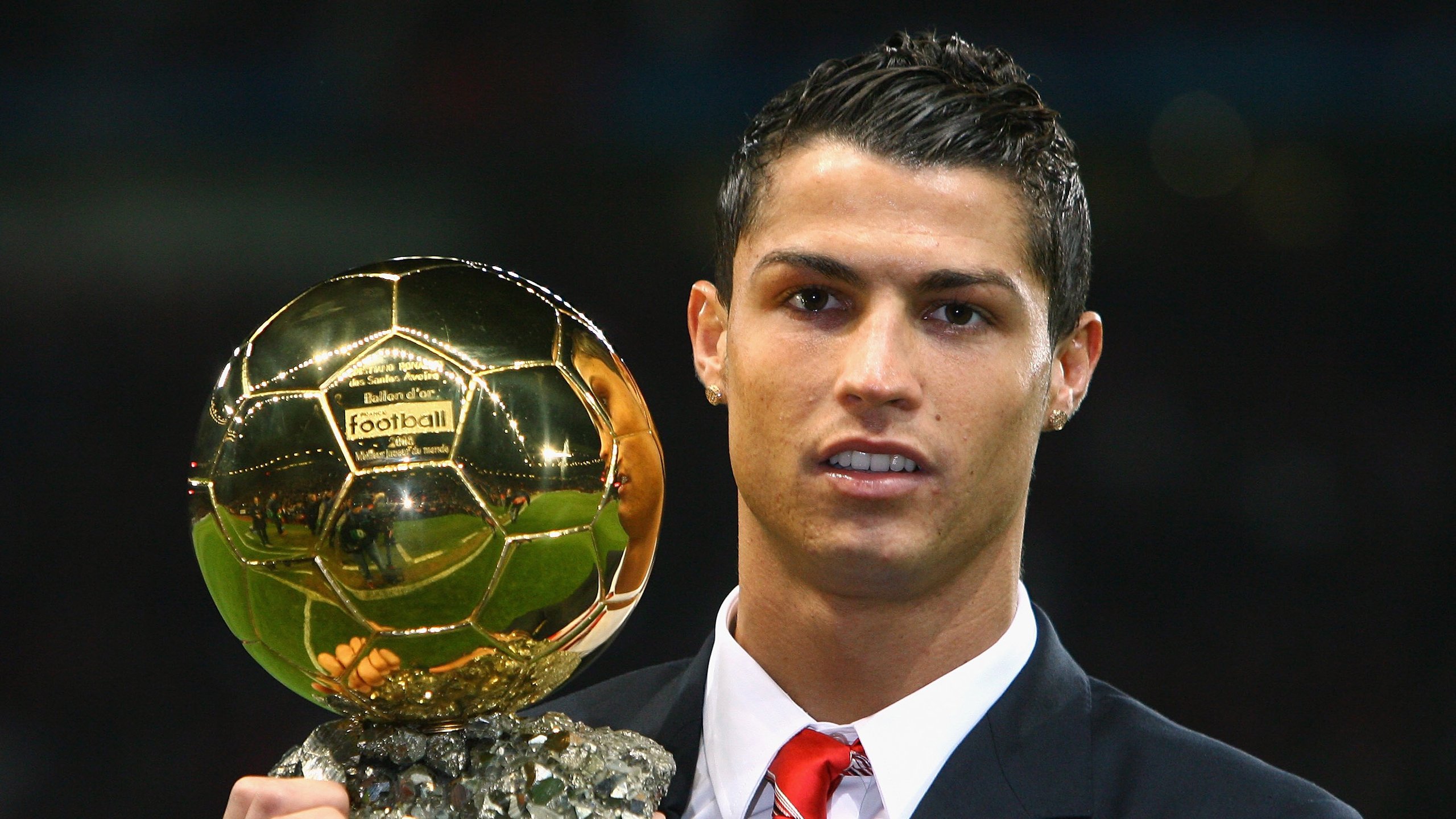 双杯辉映,戴维斯杯鏖战拉沃尔杯,纳达尔在传奇战场刷新不朽纪录