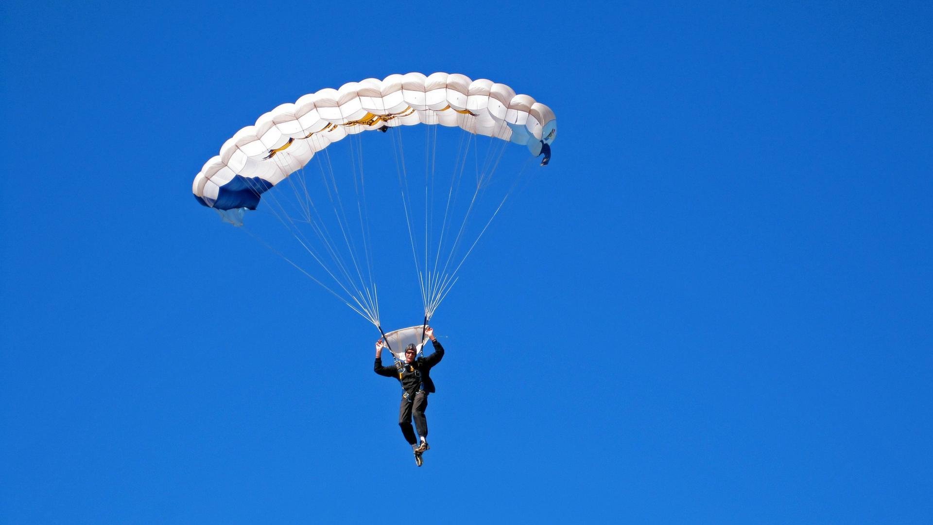 利拉德时间降临，雄鹿完胜雷霆，一人统治全场的艺术