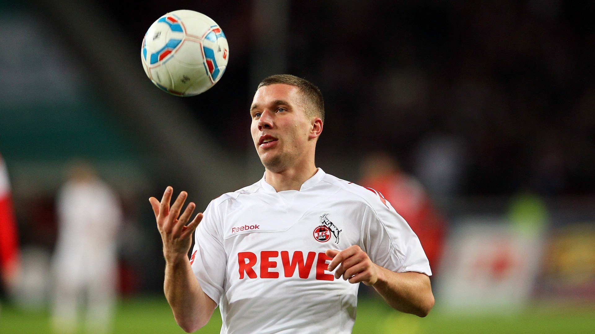 智利完胜英格兰，足球版图的悄然位移与C罗纪录之夜的永恒回响